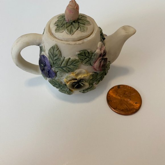 Pansy Miniature Tea Set - Picture 5 of 16